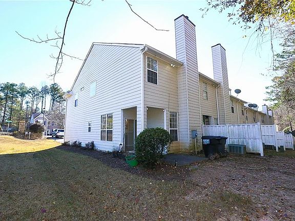 3rd image of 5610 Terremont Cir