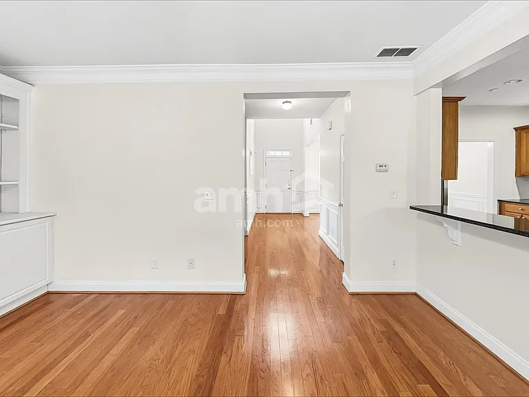 710 Pear Grove Pl — Photo 7