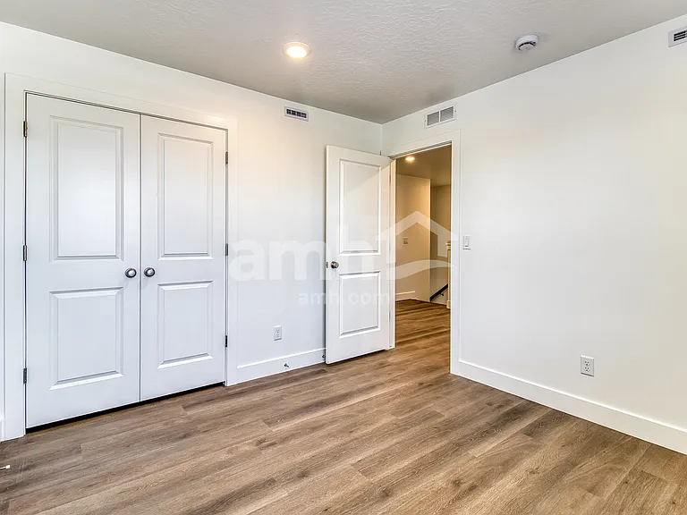 7693 S Castleton Ln — Photo 9