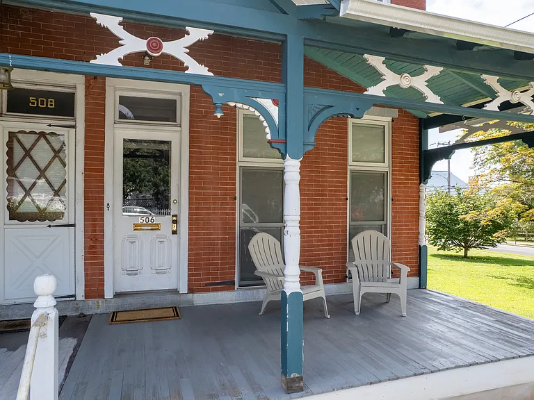 506 Washington St — Photo 2