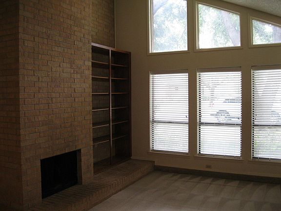 3rd image of 6422 Lago Vista Dr