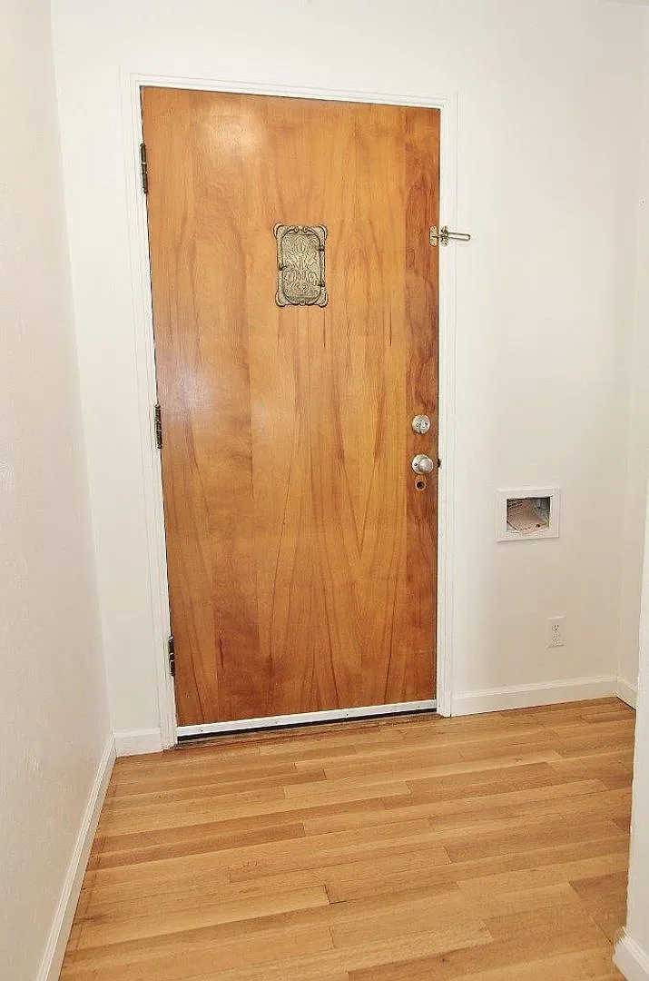 North End Townhouse — Photo 2
