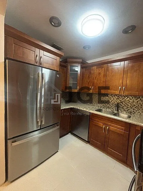 3 bed, 2.0 bath, 1535 sqft, $3,300 — Photo 3