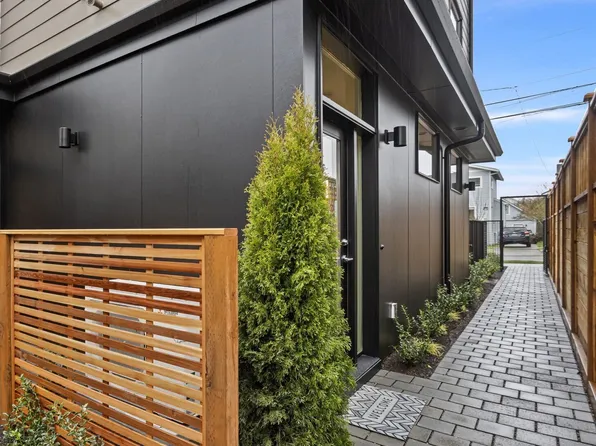 7336 27th Avenue NW #B, Seattle, WA 98117