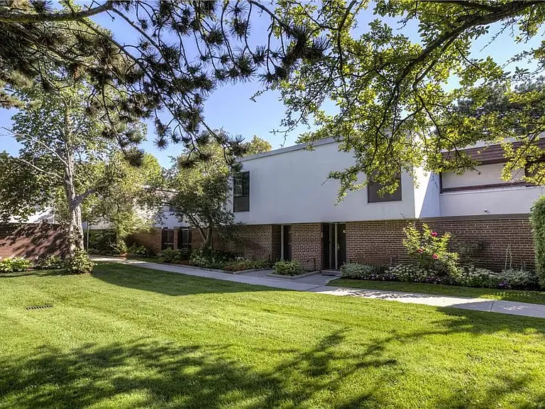400 Woodsworth Rd #390 — Photo 12