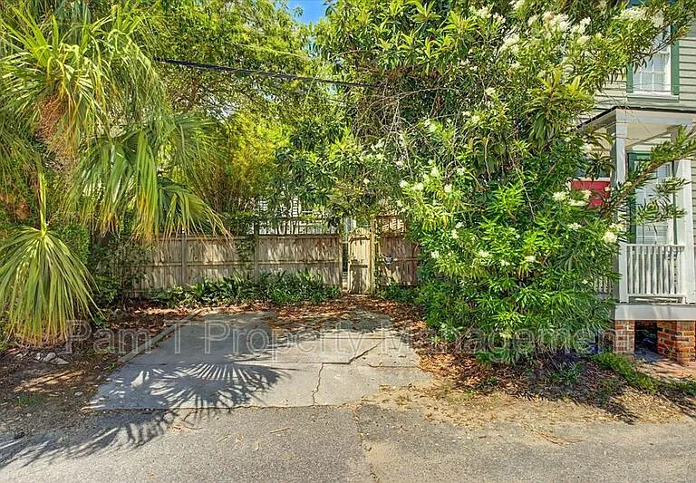 521 E Harris St #A — Photo 23