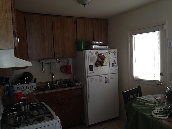 3rd image of 110 N Elm Ln