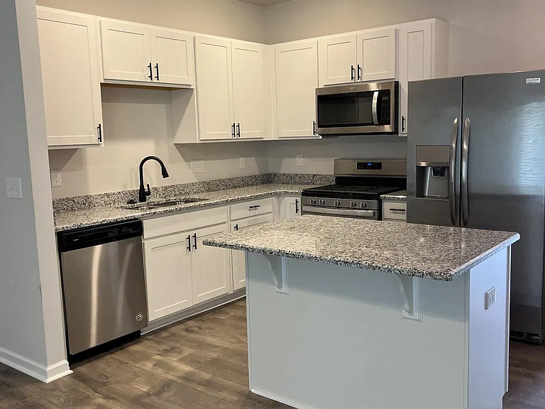 2944 Mallard Dr — Photo 2