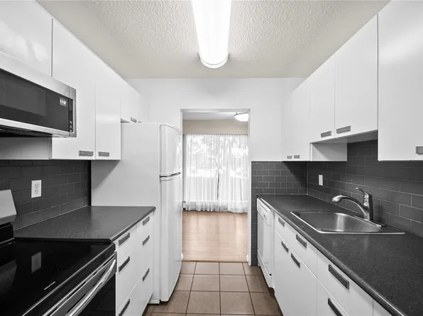 1009 McKenzie Ave #118, Saanich, BC V8X 4B1