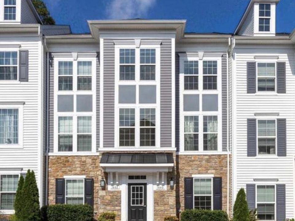 1st image of 7440 Riding Meadow Way