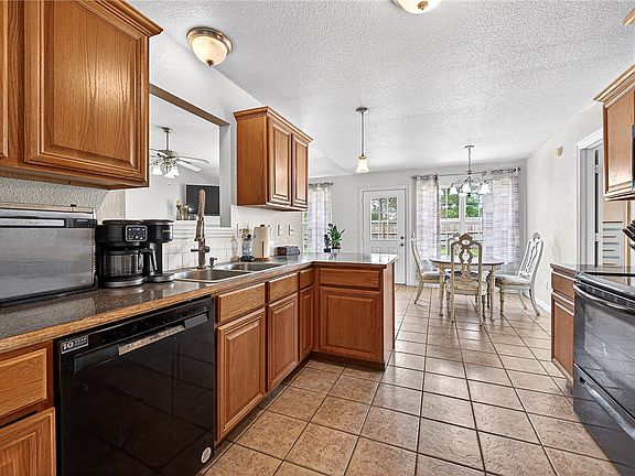5th image of 551 Steepro Dr