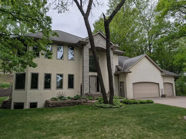 419 Brandywine Dr, Burnsville, MN 55337