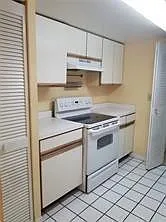 9933 Westview Dr #423 — Photo 7
