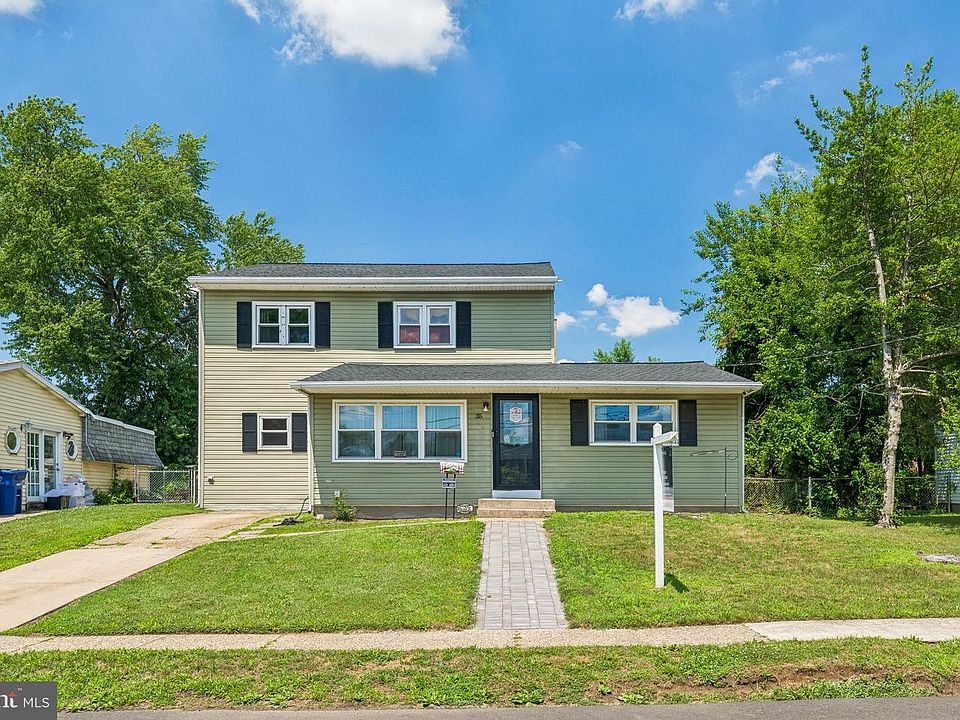 1st image of 35 Indian Queen Ln
