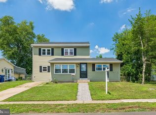 35 Indian Queen Ln, Maple Shade, NJ 08052