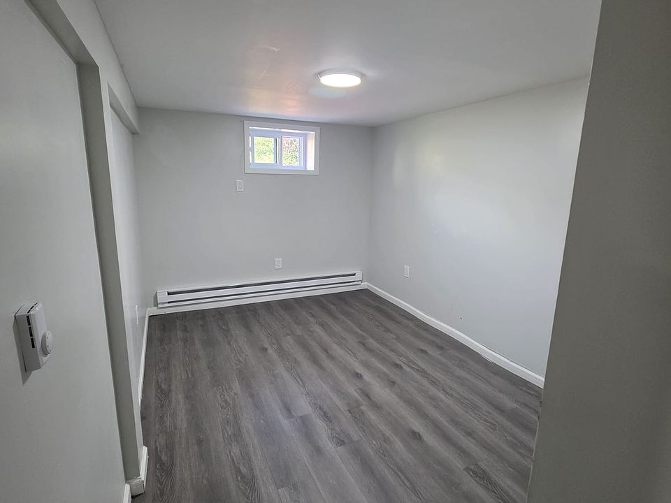 1st image of 60 Bedford Ter Floor Basement