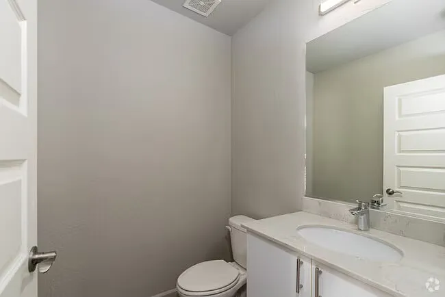 10652 N May Ln — Photo 16