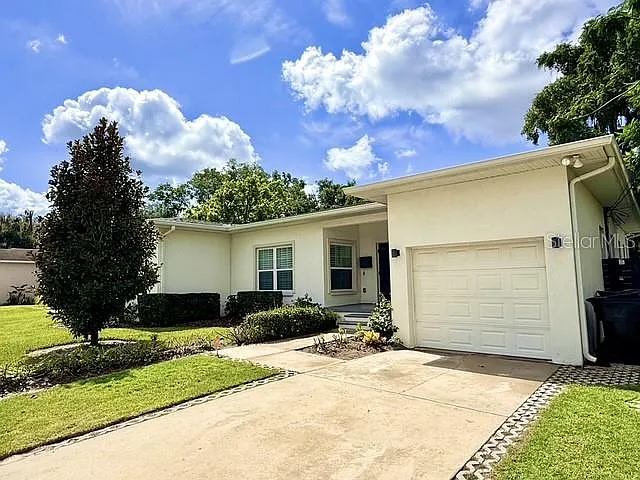 2408 Corrine Dr — Photo 29