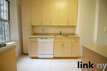 Rented by Link NY Realty
