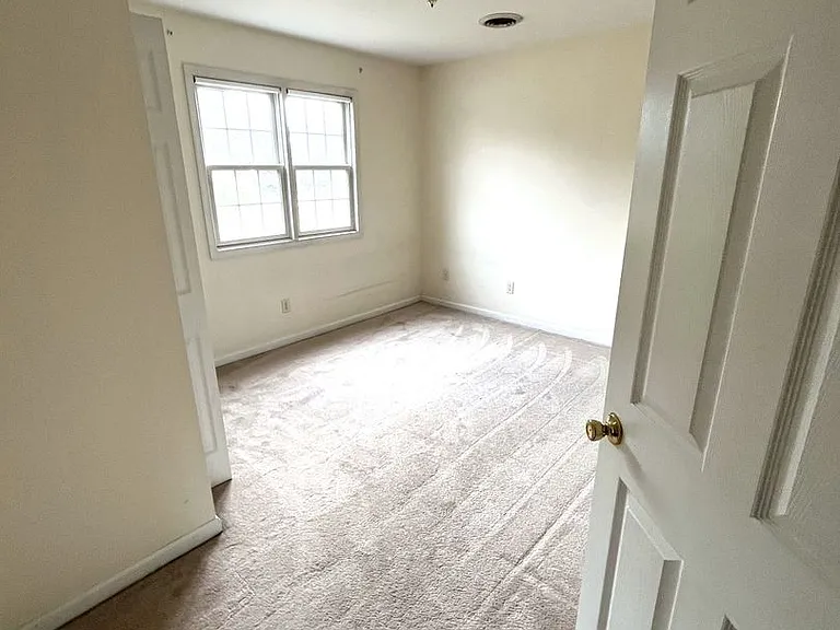 152 Lantern Ln — Photo 25