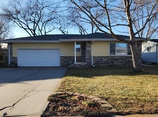 1740 Idlewood Ln, Grand Island, NE 68803