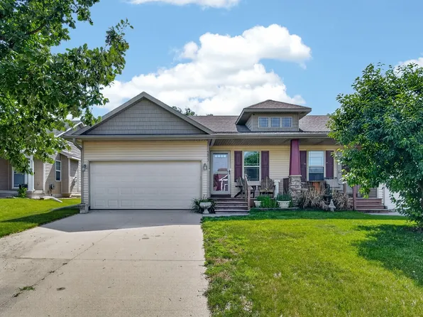 5833 NW 50th St, Johnston, IA 50131