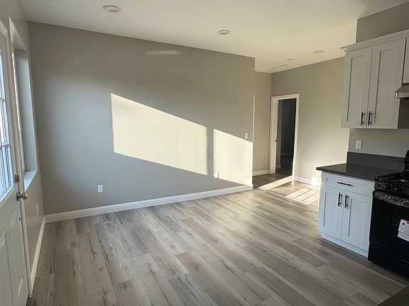 5th image of 5743 N Gladys Ave