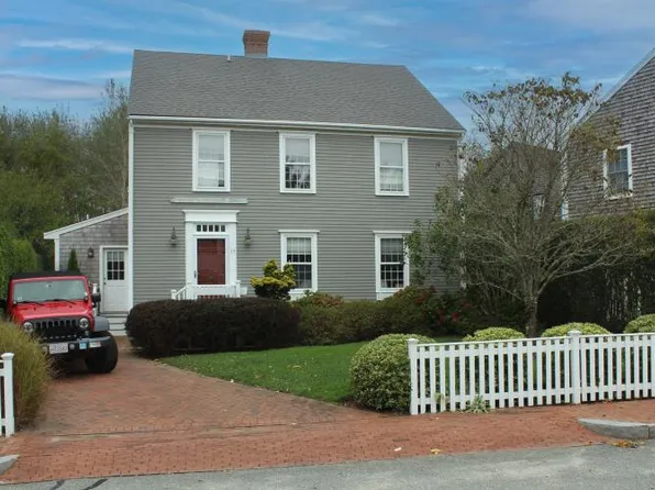 33 Goldfinch Dr, Nantucket, MA 02554