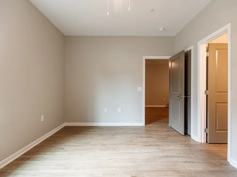 1023 W Gordon St #B3 — Photo 18