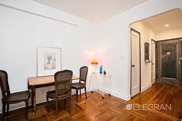 Sold by (Legacy) Elegran | media 1