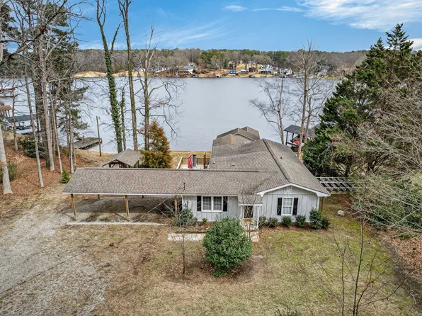 2544 Holiday Ave, Zebulon, NC 27597