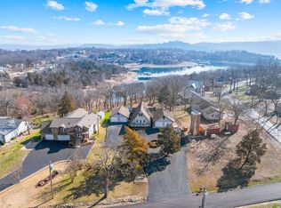 154 Elm Point Street, Kimberling City, MO 65686