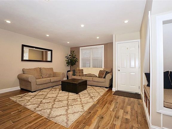 4th image of 2055 E 58th St #137G