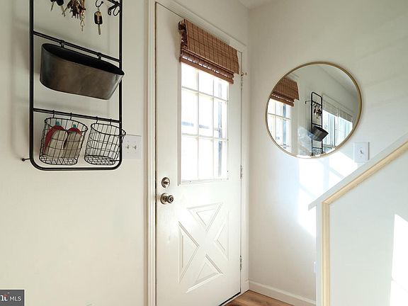 3rd image of 324 Amblewood Way