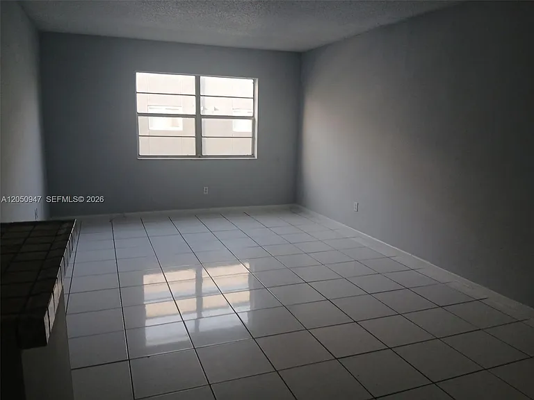 13655 NE 3rd Ct #25 — Photo 2