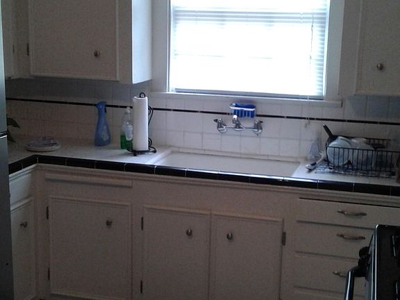 3rd image of 245 Olive St