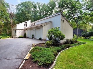 440 Greenbush Rd, Warwick, RI 02818