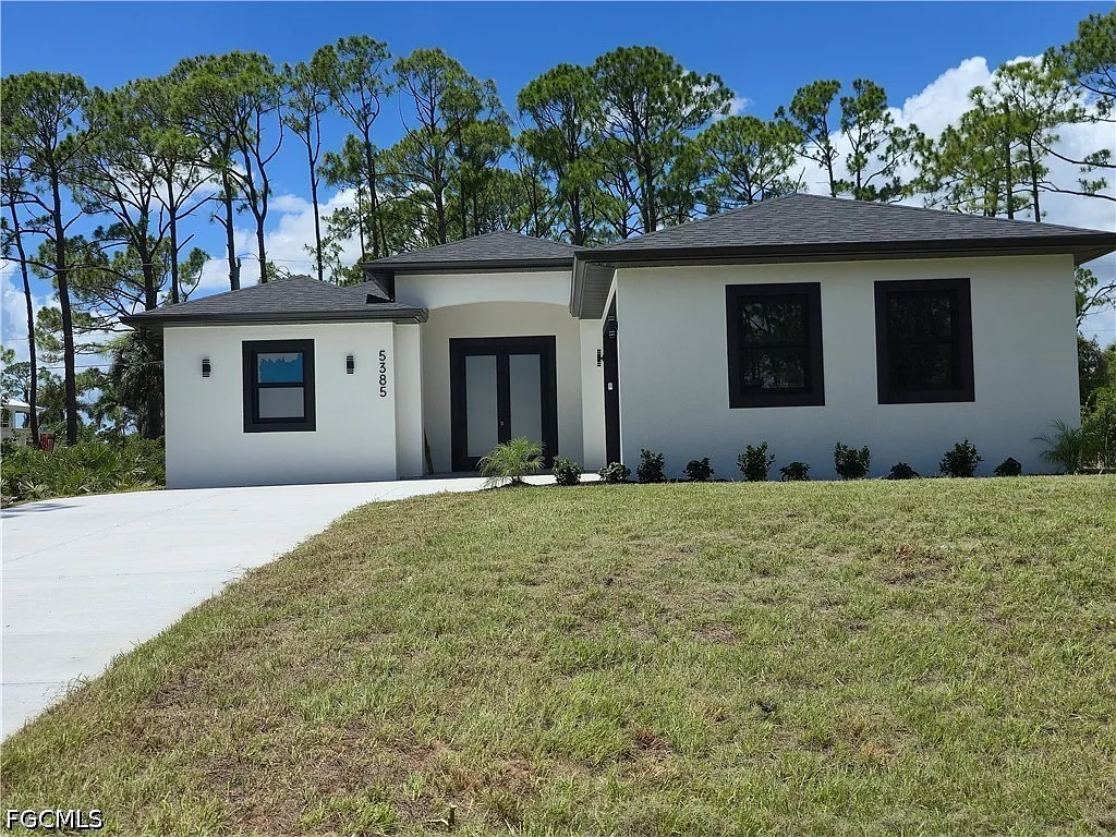 3 bed, 2.0 bath, 1477 sqft, $2,190 — Photo 1