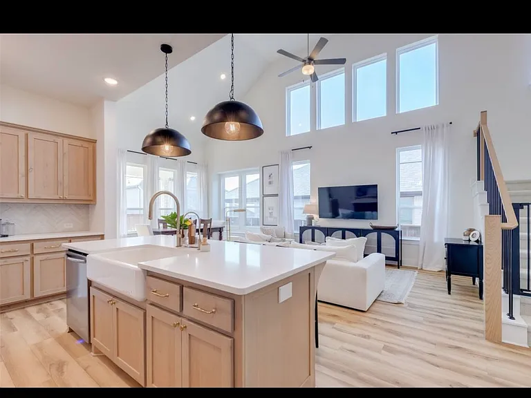 1513 Waxwing Pl — Photo 6