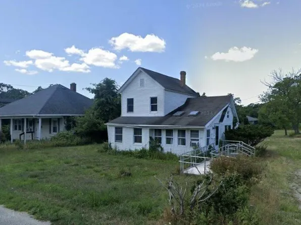 84 Chapel Avenue, East Patchogue, NY 11772