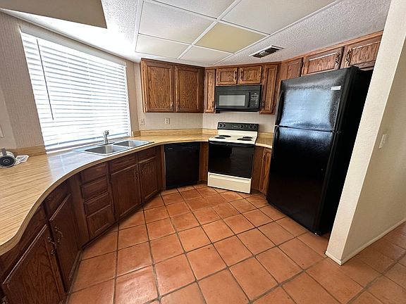 3rd image of 4521 W Boston St