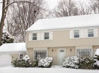 116 Richmond Ln, West Hartford, CT 06117