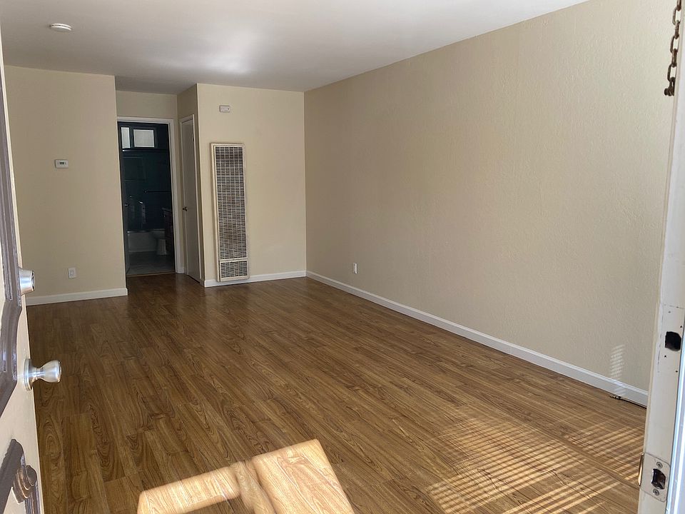 1st image of 559 Grand Fir Ave #2