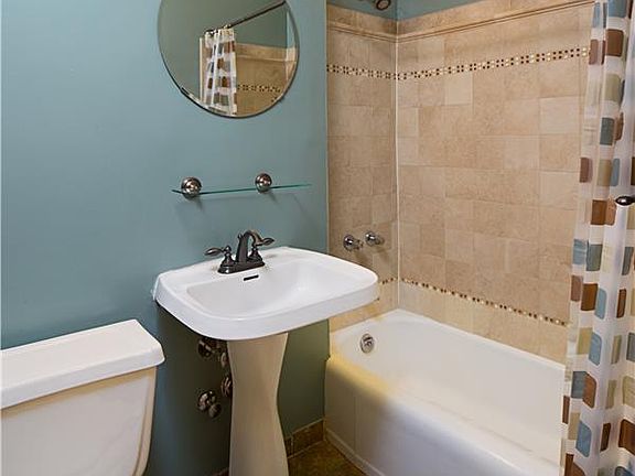 3rd image of 5800 Arlington Ave APT 19X
