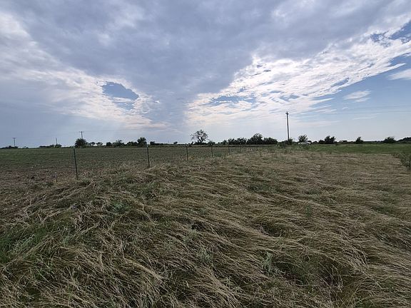 4th image of 1 County Road 627
