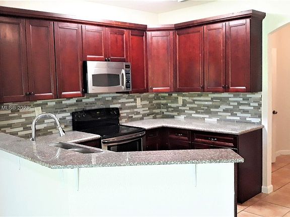 3rd image of 6526 Catalina Ln #6526