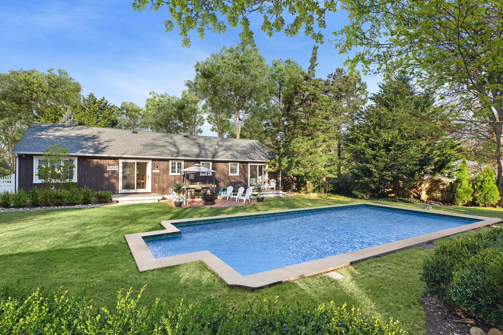  Pool/backyard