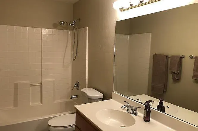 1 bed, 200 sqft, $650 — Photo 3