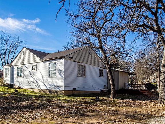3rd image of 6303 Forest Hill Dr