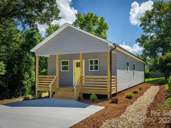216 Stephens Dr, Morganton, NC 28655
